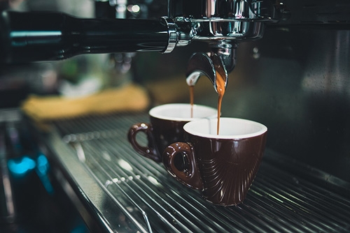 Normale Drugs Deel 3 - Cafeïne, de geaccepteerde vloeibare drug